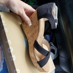 Tom's wedges
